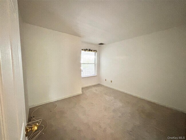 Building Photo - 504 Continental Dr