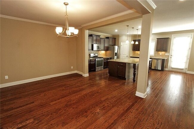 Building Photo - 7605 Lowery Oak Dr