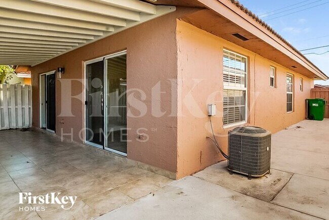 Building Photo - 8927 NW 114th St