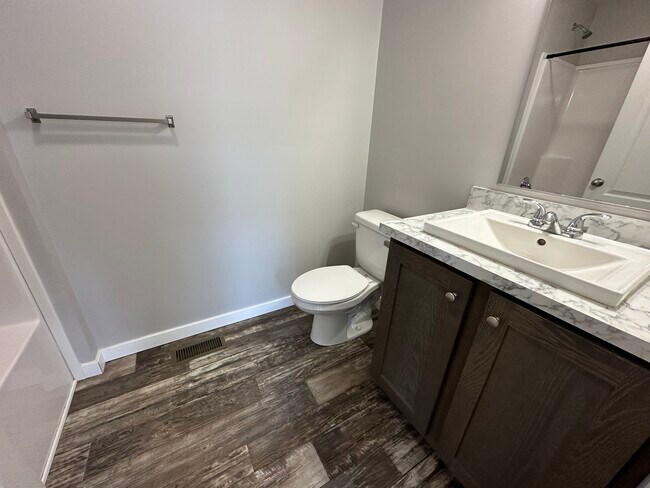 Building Photo - 517 Spanish Oak Ln