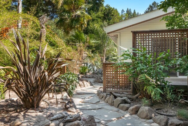 Building Photo - 101 Endlich Dr