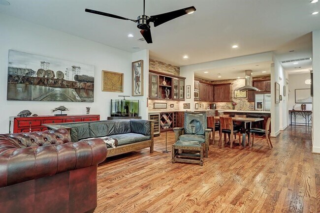 Building Photo - 2501 McDuffie St