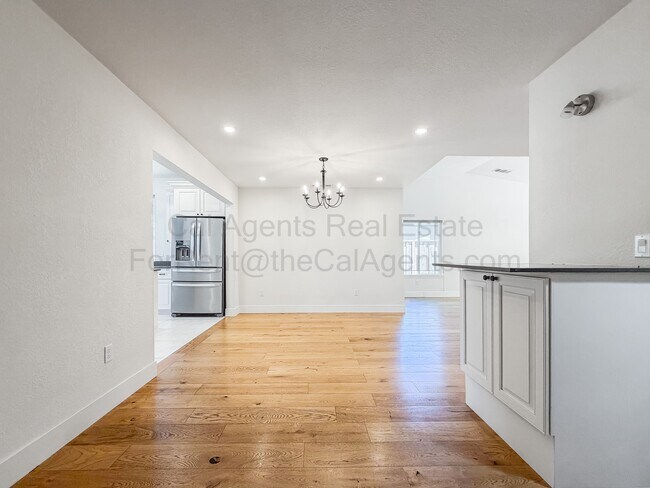 Building Photo - 4207 Queen Anne Dr