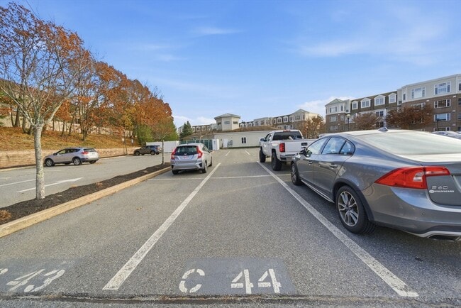 Building Photo - 295 Salem St