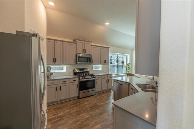 Building Photo - 104 Cascia Cir