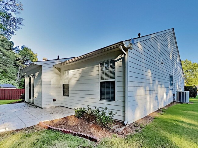 Building Photo - 1919 Leacroft Ct