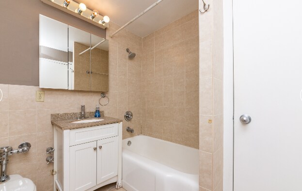 Building Photo - 708 W Bittersweet Pl