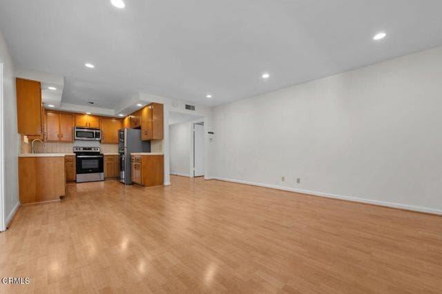 Building Photo - 385 Cliff Dr