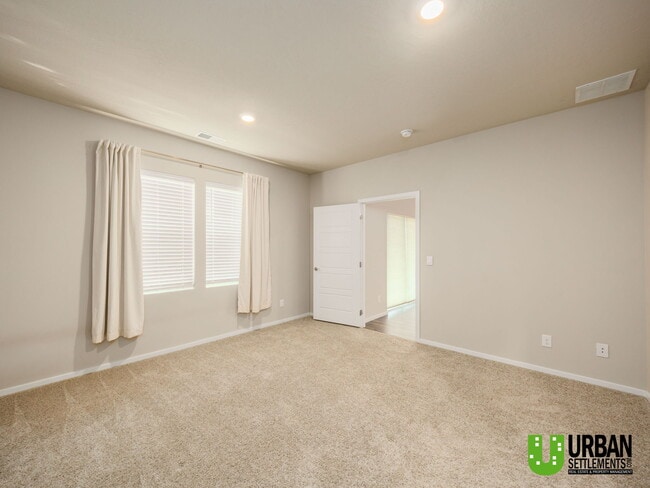 Building Photo - 5803 W Jamestown Ln