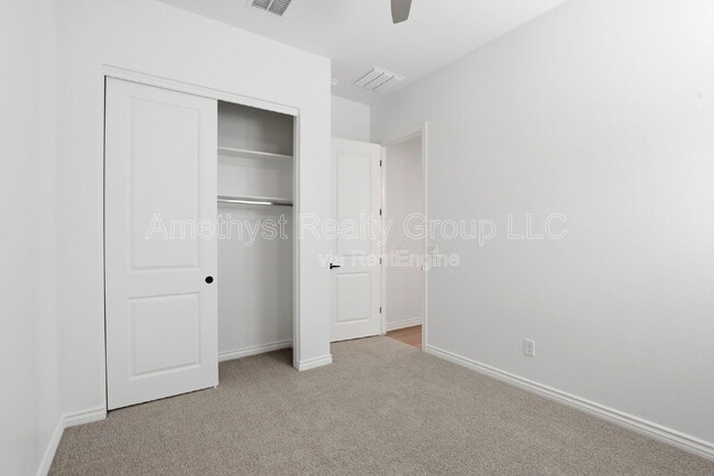 Building Photo - 15660 W Pershing St