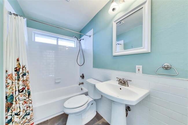 Building Photo - 3317 Dalton St