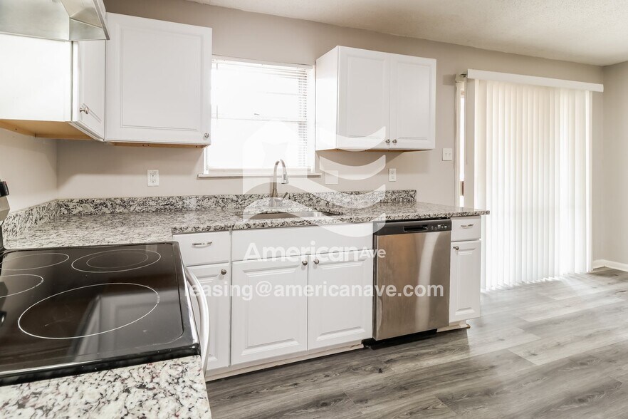 Building Photo - 5801 Southwick Dr