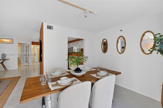Building Photo - 2401 Collins Ave