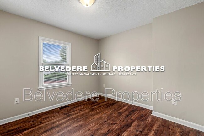 Building Photo - 2210 E Market St