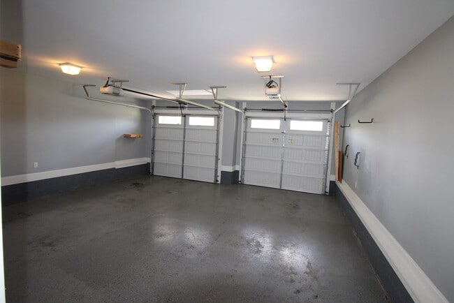 Building Photo - 2930 S Wise Dr