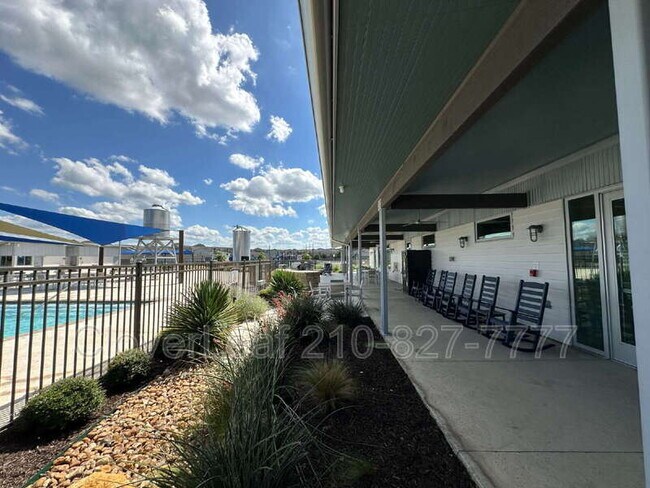 Building Photo - 14018 Piglet Trl