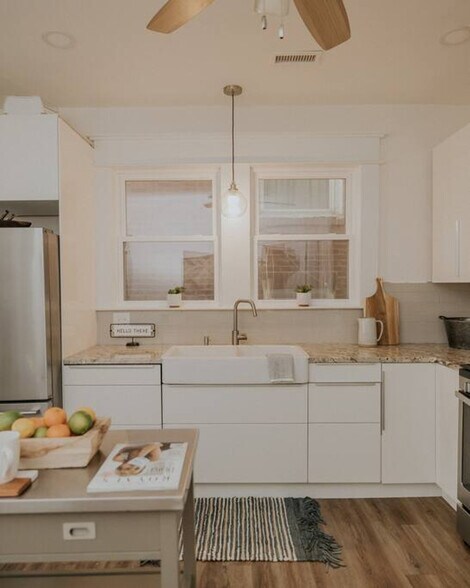 Building Photo - 3 S Surrey Ave