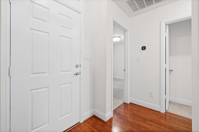 Building Photo - 422 Stoneridge Dr