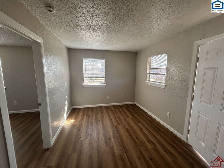 Building Photo - 1314 NW Irwin Ave