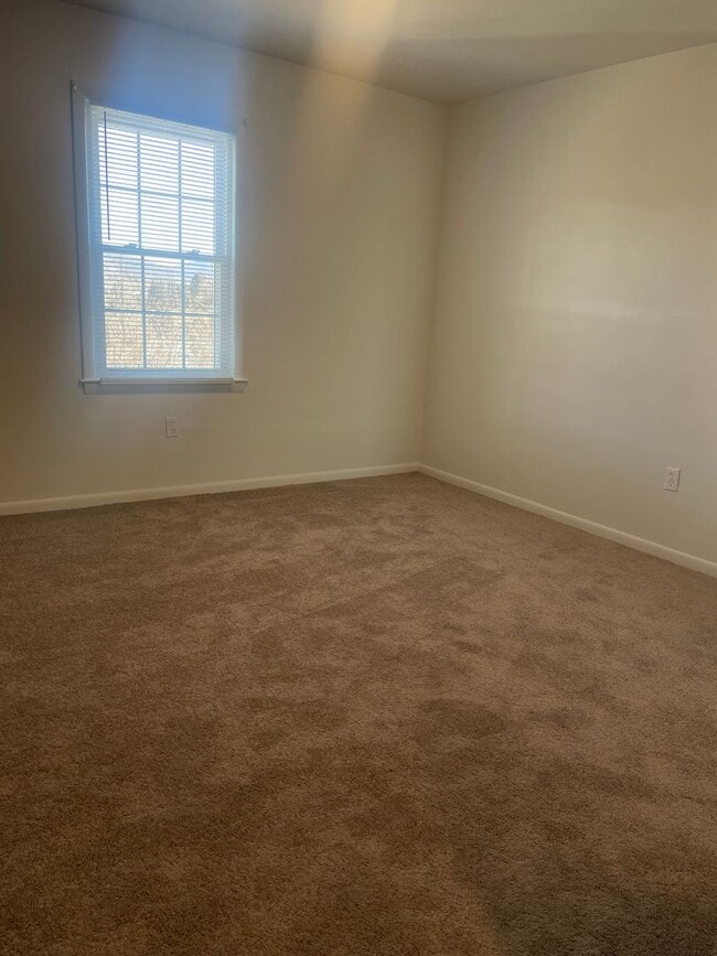 Building Photo - 6491 Carefree Ln