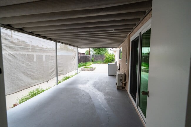 Building Photo - Charming 3 Bedrooms 2 Bathrooms Home $3,30...