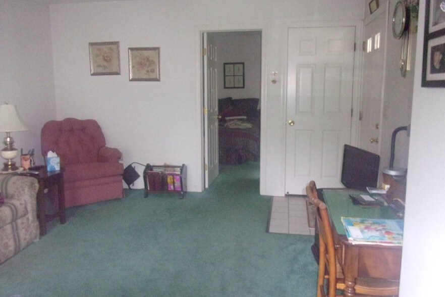 Building Photo - 239 Thistle Ln