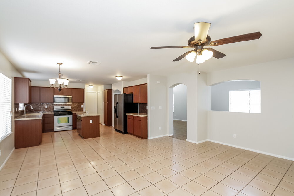 Building Photo - 4701 Cliff Breeze Dr