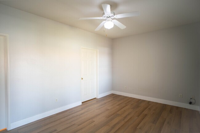 Building Photo - 9580 W Reno Ave