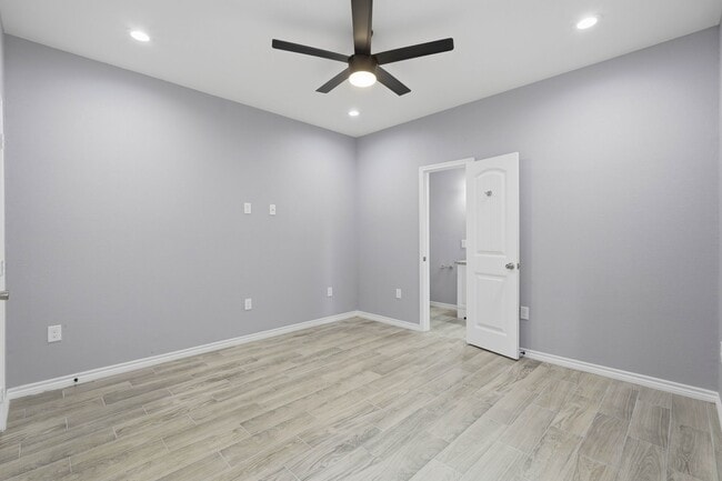 Building Photo - 16680 E Ivanhoe St