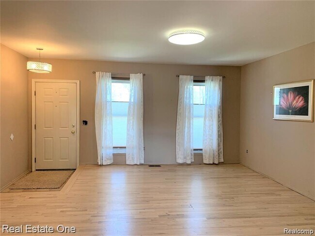 Building Photo - 5051 Falmouth Dr