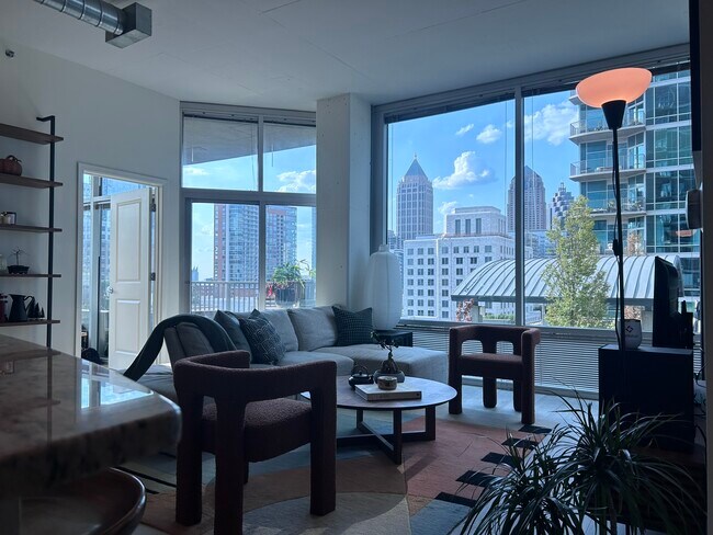 Primary Photo - 923 Peachtree St NE