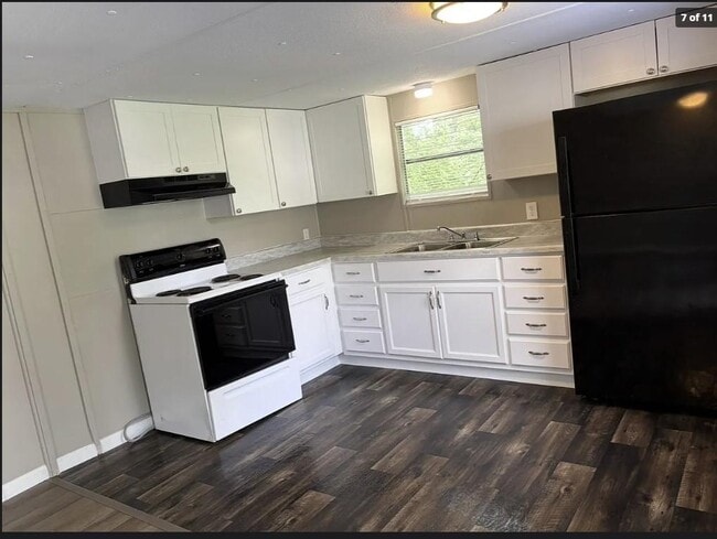 Building Photo - 2112 S Dixie Rd