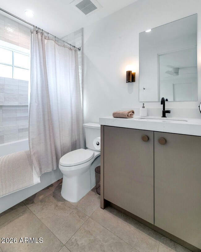 Building Photo - 6039 E Calle Camelia