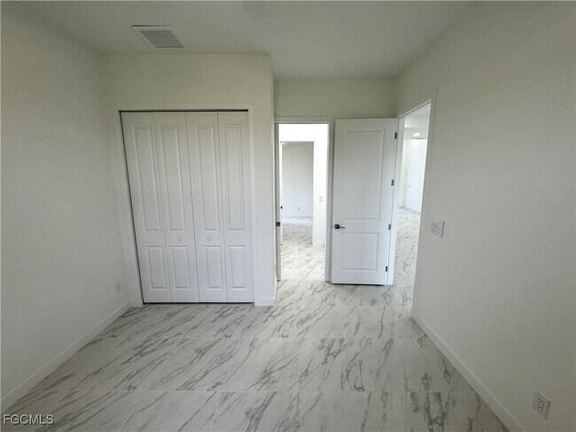 Building Photo - 1247 Kismet Pkwy W