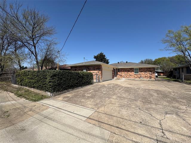 Building Photo - 2820 Oates Dr