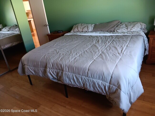 Building Photo - 1047 Small Ct
