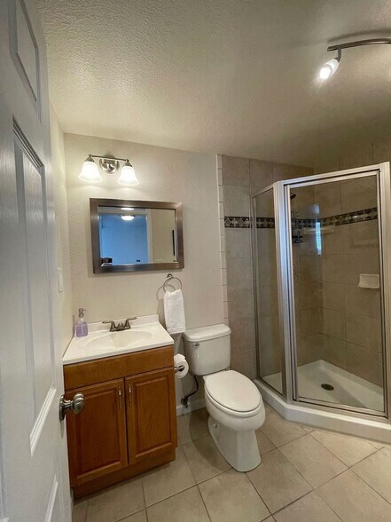 Building Photo - 384 Owl Dr