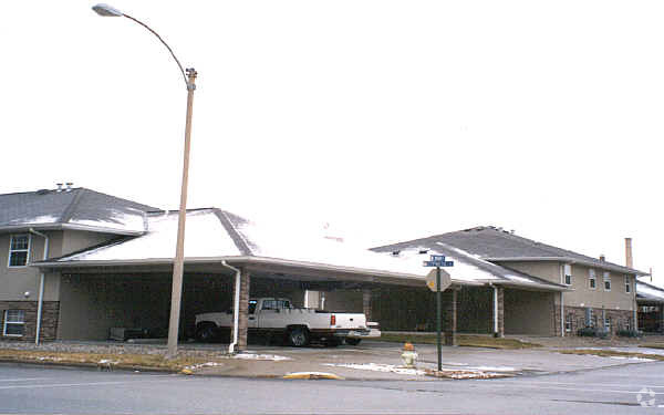 Building Photo - 1315 Main St