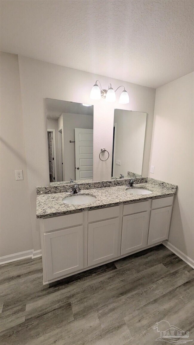 Building Photo - 9294 Tara Cir