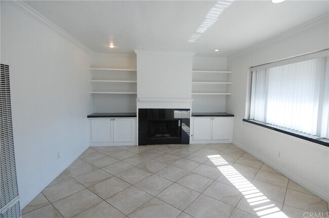 Building Photo - 166 Avenida Miramar