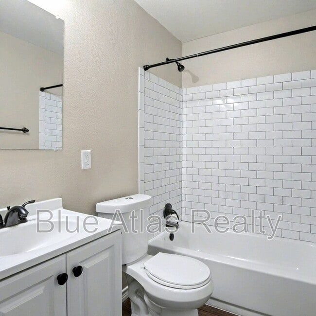 Building Photo - 225 Bryan St