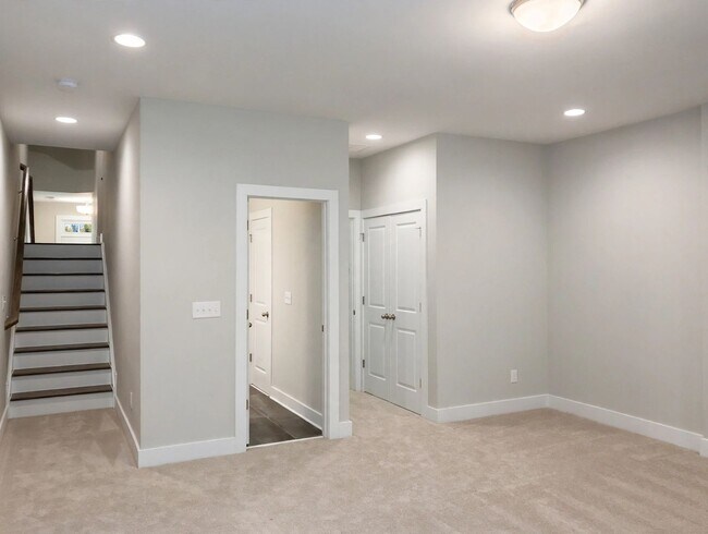 Building Photo - 811 Bankston Wds Wy