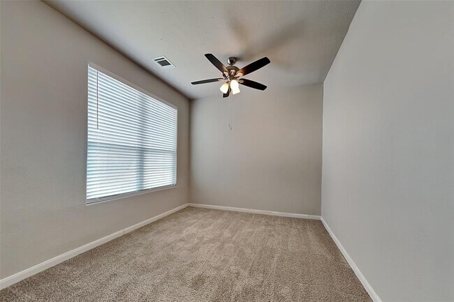 Building Photo - 6602 Albion Cresent Dr
