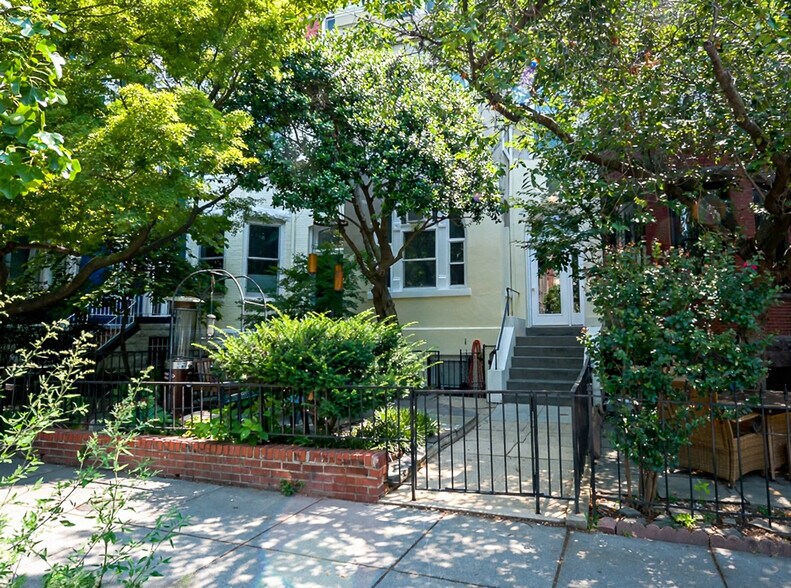 Building Photo - 1800 19th St NW