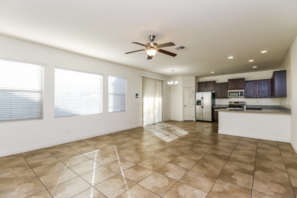 Building Photo - 5535 E June St