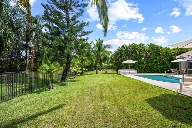 Building Photo - 10561 Paso Fino Dr