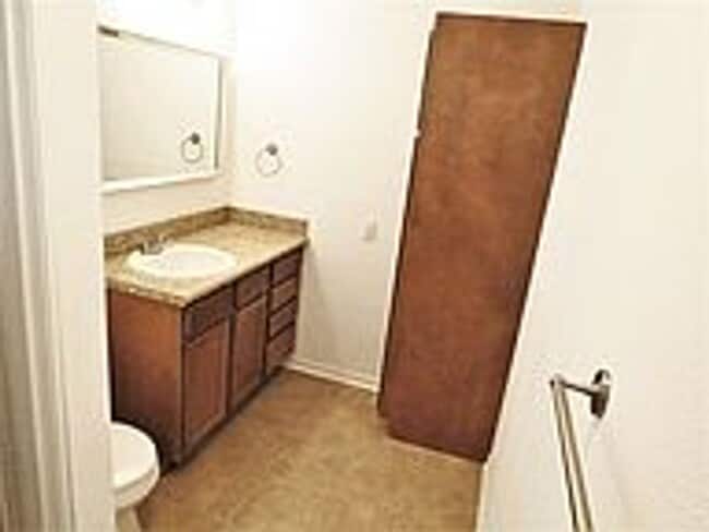 Building Photo - AUG 2026 MOVE IN! UPDATED 2/2 HOUSE IN BRYAN