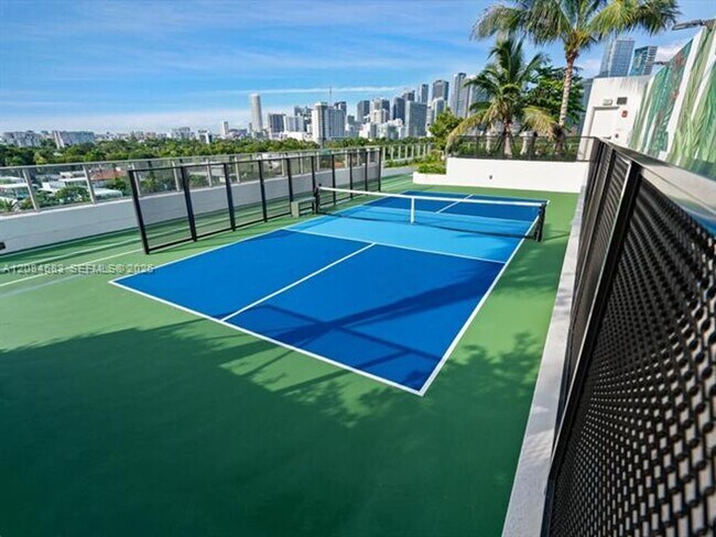 Building Photo - 2200 Brickell Ave