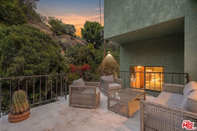Building Photo - 8506 Oak Ct
