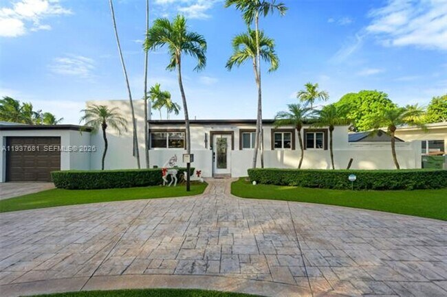 Building Photo - 1935 Keystone Blvd